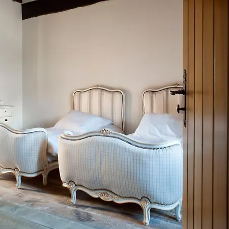 Chateau La Colombie Saint-Caprais-de-Lerm