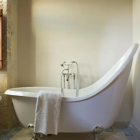 Chateau La Colombie Saint-Caprais-de-Lerm