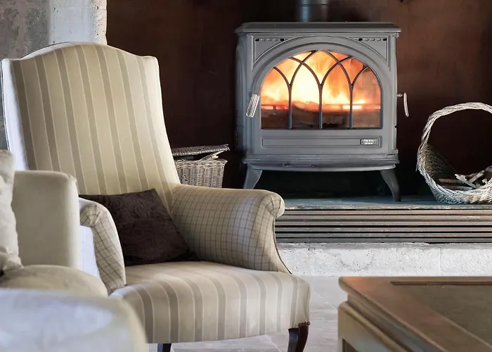 فيلة Chateau La Colombie *