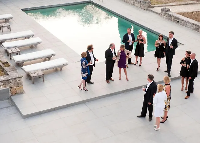 فيلة Chateau La Colombie