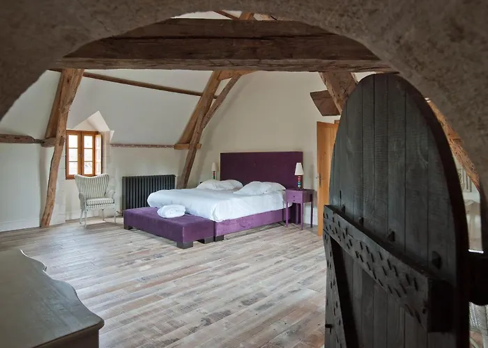 فيلة Chateau La Colombie Saint-Caprais-de-Lerm