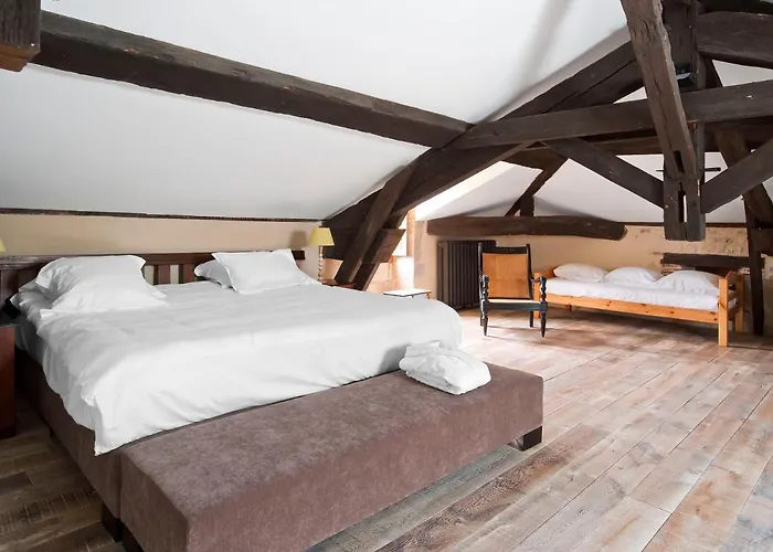 Chateau La Colombie فيلة Saint-Caprais-de-Lerm