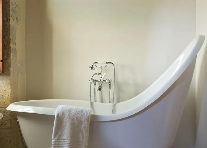 Chateau La Colombie Saint-Caprais-de-Lerm